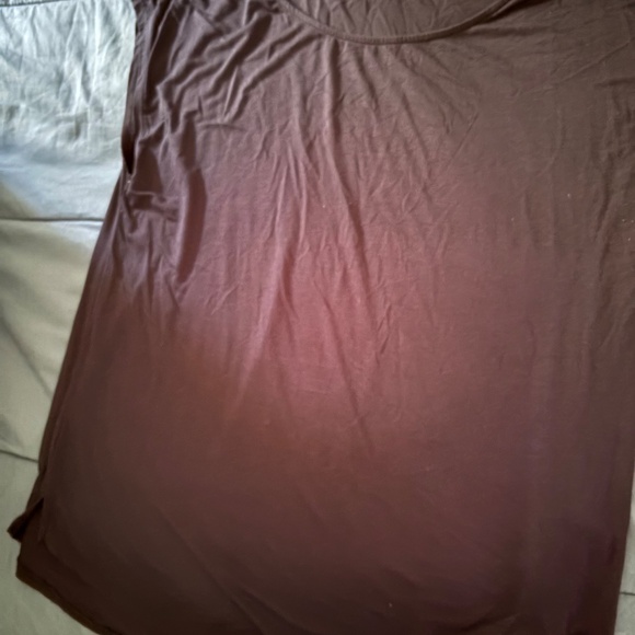 Tops - Picture 5 of 8